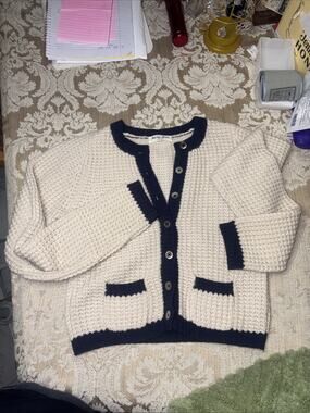 Women’s Marilyn Moore Cashmere Sweater - Size Small - Cream/Navy